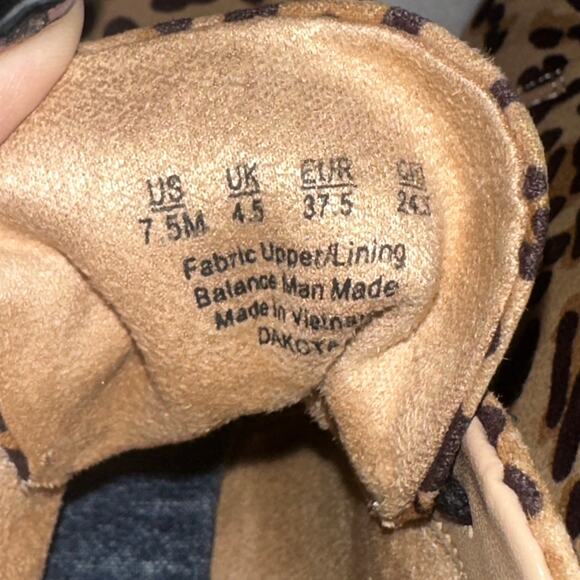 Dr. Scholl's Womens Leopard Print Multi Wedge Ankle Booties Boots Suede Size 7.5 - Picture 8 of 8